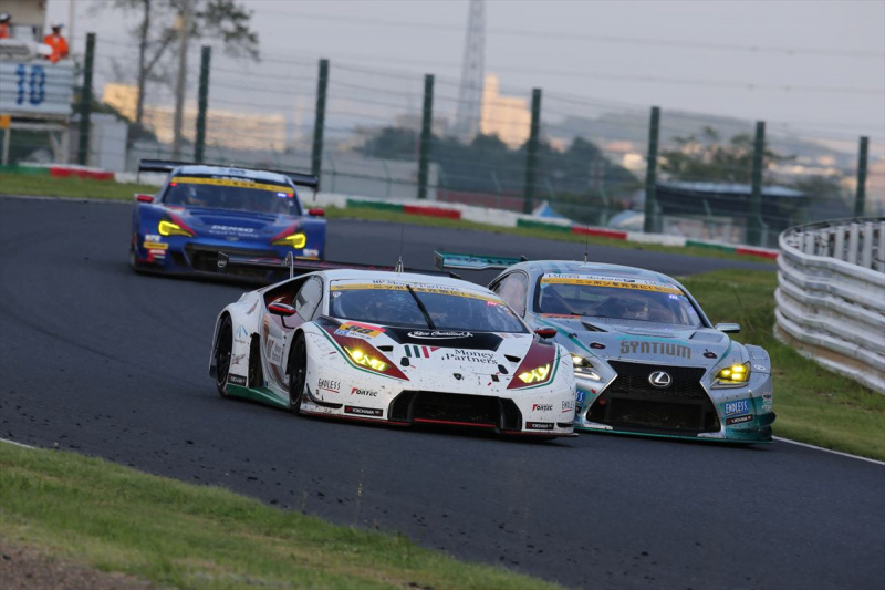 「【SUPER GT2017】GT300クラスはLEON CVSTOS AMGが優勝！ 第6戦 SUZUKA 1000km FINALは耐久レースらしい逆転劇」の23枚目の画像