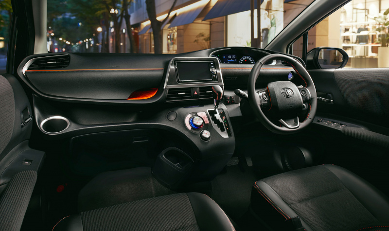 「人気のトヨタ・シエンタに上質感を高めた安全装備充実の「G クエロ」を設定」の3枚目の画像