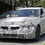 新型BMW・3シリーズのプロトタイプをキャッチ！目玉は300馬力＆航続距離500km超えの完全EVモデルか!? - BMW 3 Series Production Lights 2