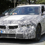 新型BMW・3シリーズのプロトタイプをキャッチ！目玉は300馬力＆航続距離500km超えの完全EVモデルか!? - BMW 3 Series Production Lights 3