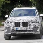 BMWの次世代フルサイズSUV『X7』、睨みきかせる最新世代イカリング装着！ - BMW X7 Production Lights 1