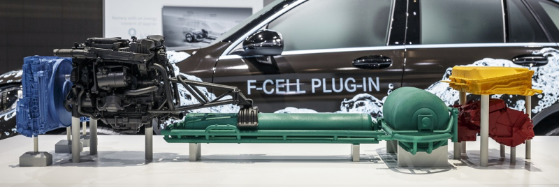 「充電できる燃料電池車「プラグインFCV」をダイムラーがフランクフルトショー17で公開！」の4枚目の画像