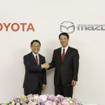 トヨタとマツダが資本提携し、EVを共同開発へ - P1J09939l