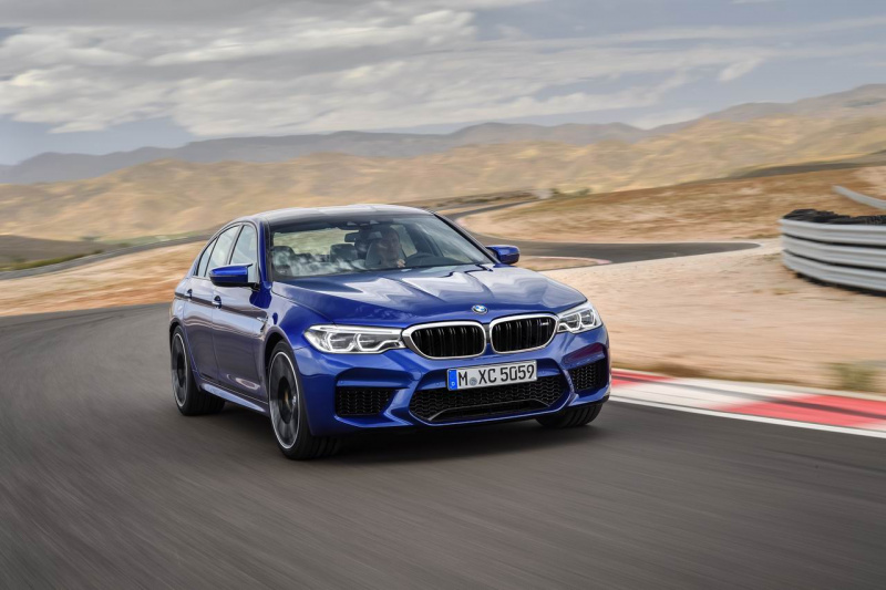 「4WD化されてもFR走行モードを搭載した「BMW M5」がフォトデビュー」の4枚目の画像