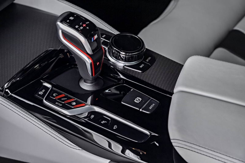「4WD化されてもFR走行モードを搭載した「BMW M5」がフォトデビュー」の10枚目の画像