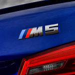 4WD化されてもFR走行モードを搭載した「BMW M5」がフォトデビュー - P90273021_highRes_the-new-bmw-m5-08-20