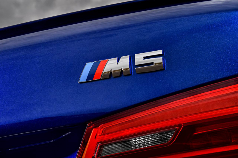 「4WD化されてもFR走行モードを搭載した「BMW M5」がフォトデビュー」の1枚目の画像