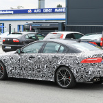 「BMW・M3を圧倒!? ジャガーXEに脅威のハイスペックモデル。550馬力の最強セダン「SVR」をキャッチ」の7枚目の画像ギャラリーへのリンク