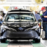 新型カムリのサイドエアバッグは新開発の「3バッグ式」。展開速度が向上し、衝撃吸収力を強化！ - Toyota_Camry