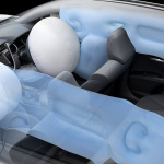 新型カムリのサイドエアバッグは新開発の「3バッグ式」。展開速度が向上し、衝撃吸収力を強化！ - Toyota_Camry
