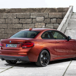 「BMW 2シリーズ クーペ・カブリオレ・M2クーペがマイナーチェンジ。より迫力ある顔つきに変更」の9枚目の画像ギャラリーへのリンク
