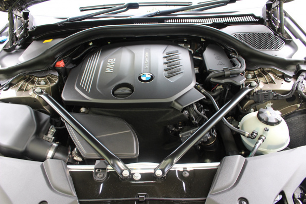 「BMW 5シリーズツーリングは、ワゴンでも十分に軽快なフットワークと高いスタビリティが魅力」の2枚目の画像