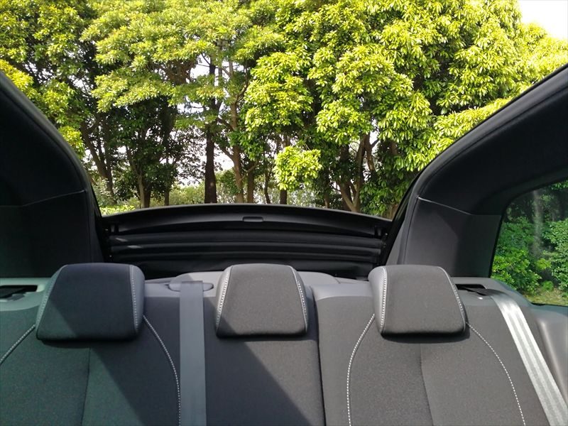 「個性と強みが際立つ「DS3  CABRIO」のポジティブなクルマ造りに共感！（その3）【等身大インプレ】」の4枚目の画像