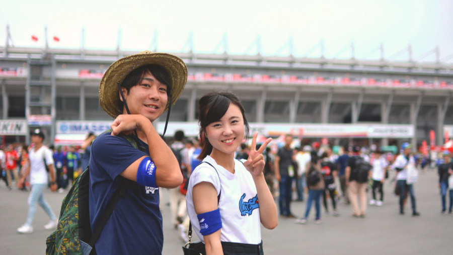 カップル達をスナップしてたら8耐はちょっとしたデートスポットになっていた 8耐にはどんな人が来てるの カップル編 Clicccar Com