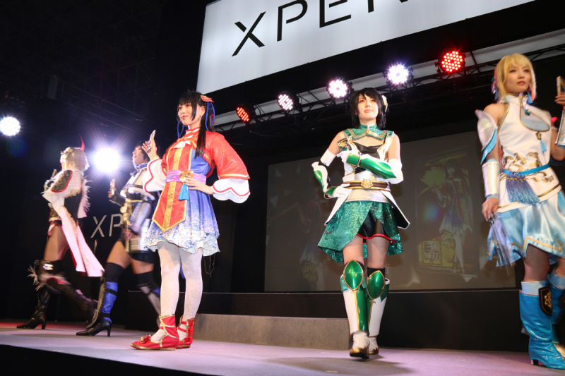 Xperiaブースはトップレースクイーンがコスプレでファッションショー 東京ゲームショウ17 Clicccar Com