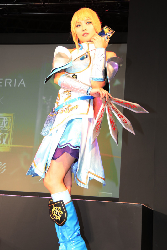 「XPERIAブースはトップレースクイーンがコスプレでファッションショー!?【東京ゲームショウ2017】」の20枚目の画像