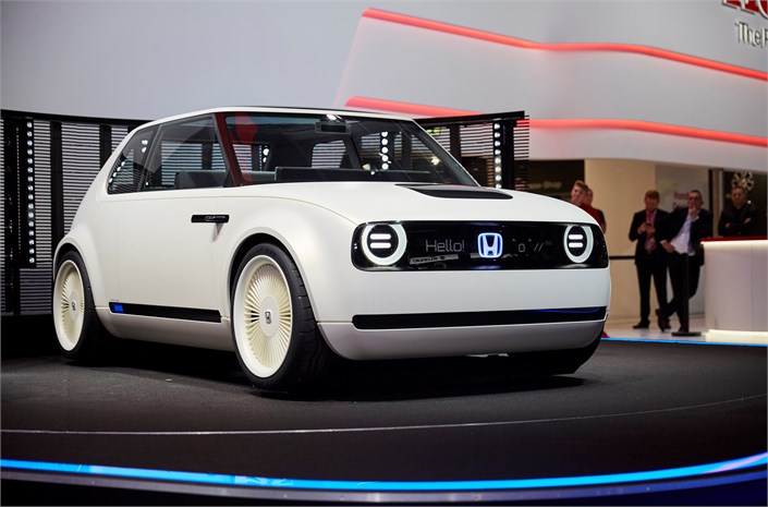 「【フランクフルトモーターショー2017】量産EVのデザイン・技術を示す「Honda Urban EV Concept」を初披露」の5枚目の画像