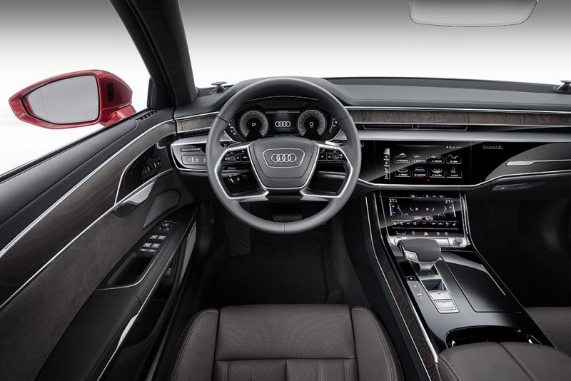 「量産車として世界初。AGC旭硝子の曲面形状のディスプレイ用カバーガラスが新型「Audi A8」に搭載」の2枚目の画像