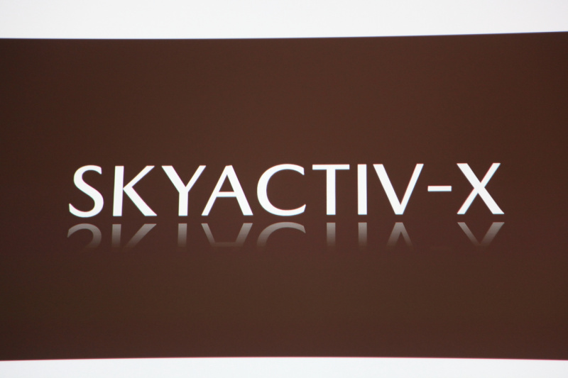 「マツダが夢の燃焼方式エンジン「スカイアクティブX」を開発するワケは？【MAZDA SKYACTIV-X】」の47枚目の画像