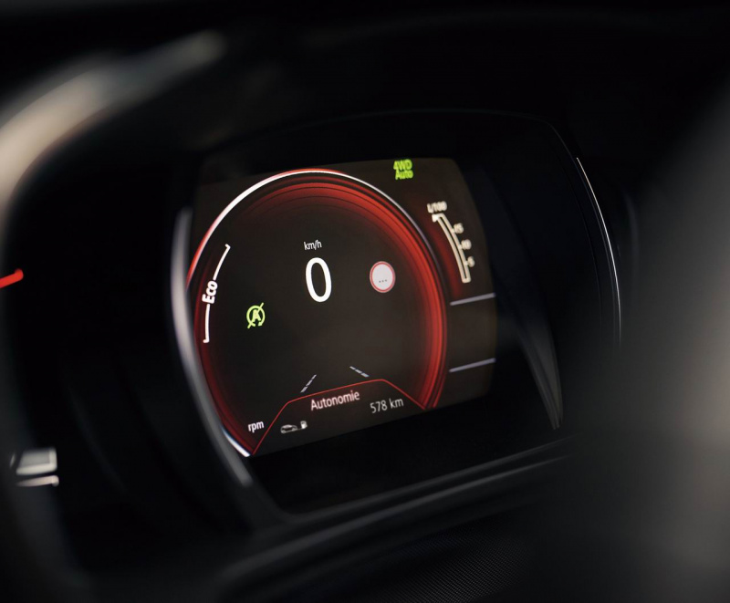 「【新車】ルノーのミドルサイズSUV「カジャー」には2秒間だけ作動する緊急ブレーキが搭載」の5枚目の画像