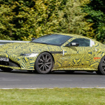 秋のニュル激走…AMG製V8搭載のアストンマーティン ヴァンテージ次期型、V12に迫る加速力と判明！ - Aston Martin V8 Vantage 004