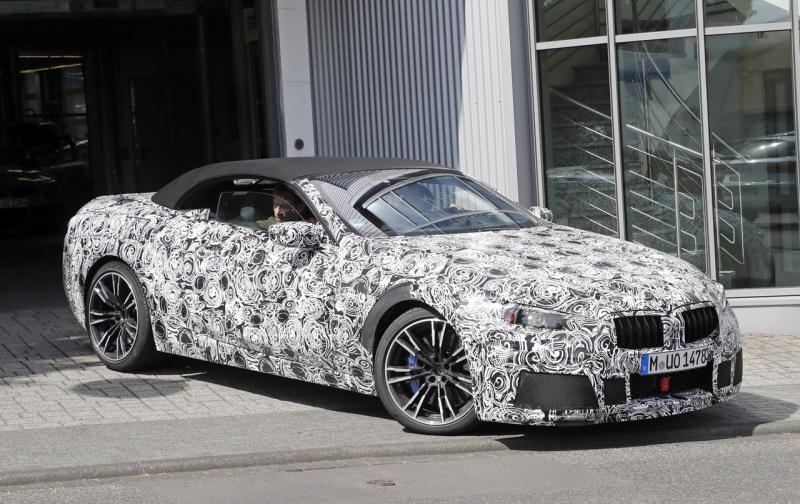 「V12搭載モデルも!? BMW M8コンバーチブル、開発車両が初公道テストへ！」の3枚目の画像