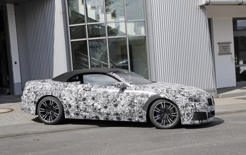 「V12搭載モデルも!? BMW M8コンバーチブル、開発車両が初公道テストへ！」の5枚目の画像