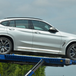 「発表秒読み？ BMW X4次期型、輸送中の完全な姿をキャッチ」の1枚目の画像ギャラリーへのリンク