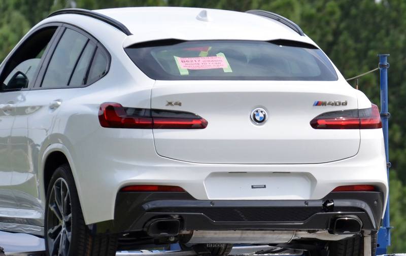 「発表秒読み？ BMW X4次期型、輸送中の完全な姿をキャッチ」の17枚目の画像