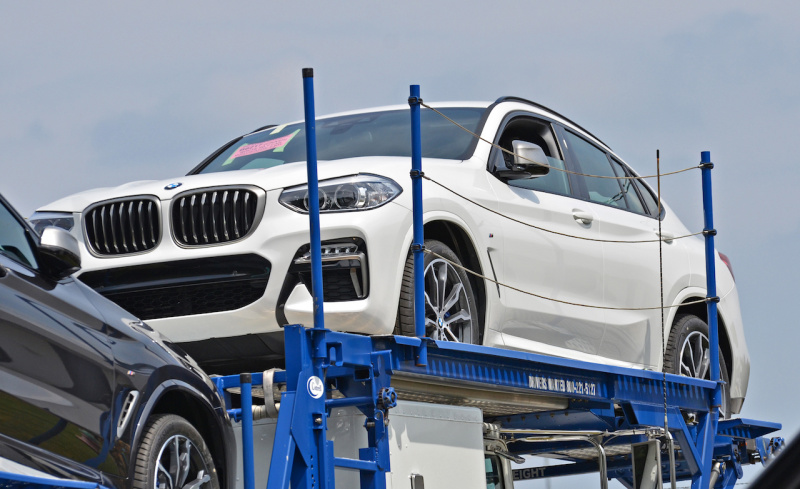 「発表秒読み？ BMW X4次期型、輸送中の完全な姿をキャッチ」の8枚目の画像
