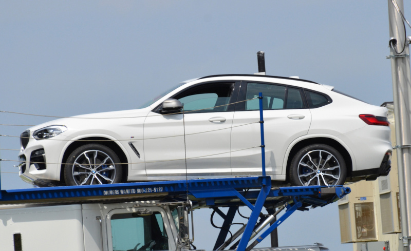 「発表秒読み？ BMW X4次期型、輸送中の完全な姿をキャッチ」の9枚目の画像