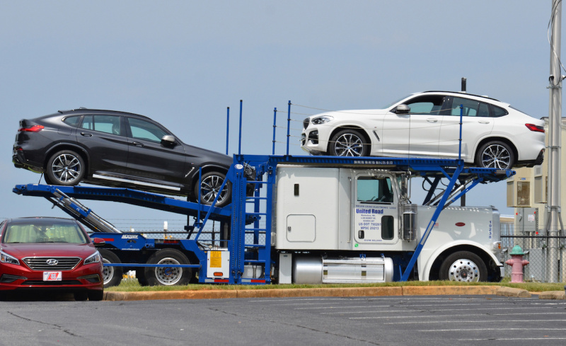「発表秒読み？ BMW X4次期型、輸送中の完全な姿をキャッチ」の11枚目の画像