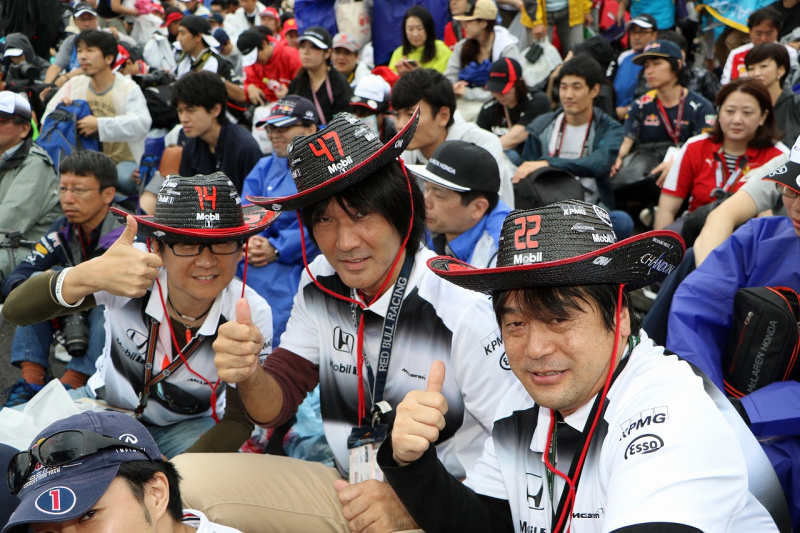 「ファンの熱気は世界一！　他にはないオリジナル応援グッズでF1日本GPは盛り上がる!!【2017年F1日本GP】」の3枚目の画像
