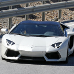 ランボルギーニの頂点へ…アヴェンタドールに780馬力の「ペルフォマンテ」開発中か？ - Lamborghini Aventador Performante Mule 7