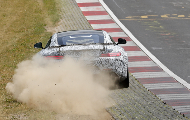 「危機一髪…メルセデス AMG GT4ブラックシリーズ開発車両、ニュルでコースアウト」の6枚目の画像