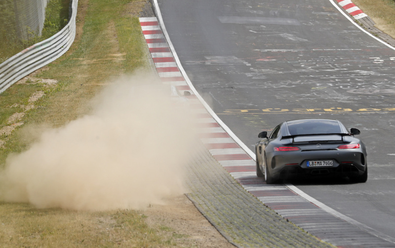 「危機一髪…メルセデス AMG GT4ブラックシリーズ開発車両、ニュルでコースアウト」の7枚目の画像