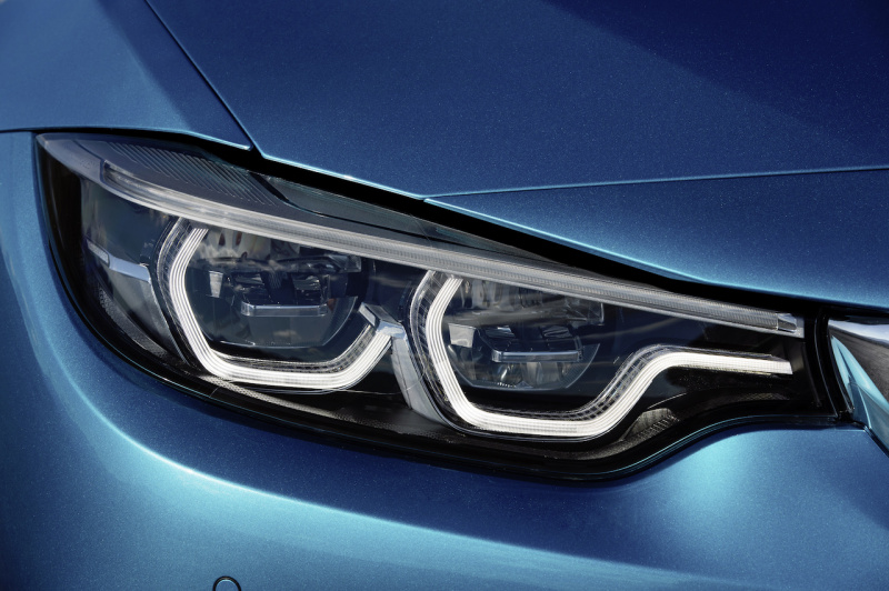 「BMWがデイタイムランニングライトを標準化!! ヘッドライト関連の法整備はどうなっている？」の1枚目の画像