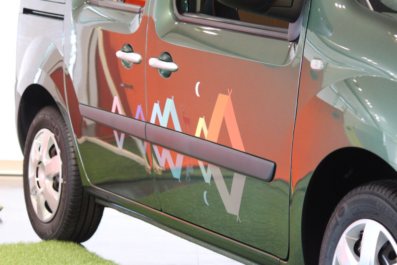 「【新車】アウトドアが似合うルノー・カングーの限定車「ラ・タント・イレーズ」が登場」の3枚目の画像