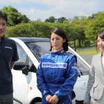 「モノマネタレントにして国内A級ライセンスを持つ、福田彩乃さんも驚いた「エアレスタイヤ」の走りとは？」の6枚目の画像ギャラリーへのリンク