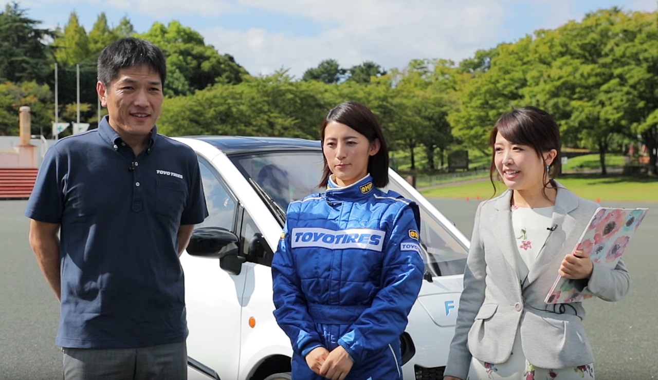 「モノマネタレントにして国内A級ライセンスを持つ、福田彩乃さんも驚いた「エアレスタイヤ」の走りとは？」の6枚目の画像