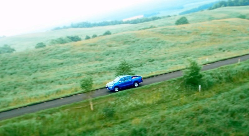 「新型「トヨタ・ハイラックス」のタフな走りを収録した360°ムービーが公開」の11枚目の画像