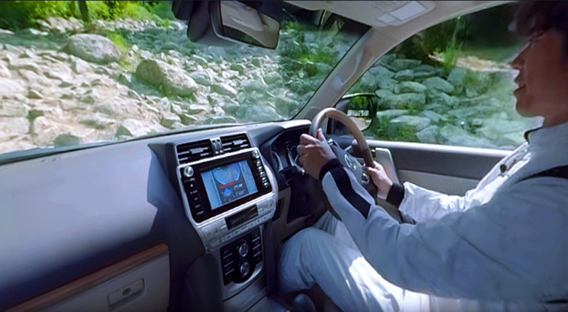 「トヨタが新型「ランドクルーザー・プラド」のオフロード走破シーンを360°ムービーで公開！」の4枚目の画像