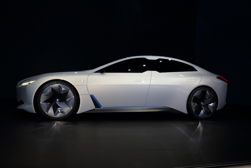 「【フランクフルトモーターショー2017】ドイツ勢の電動化・環境戦略② BMWは次世代の「駆け抜ける歓び」を提案」の9枚目の画像