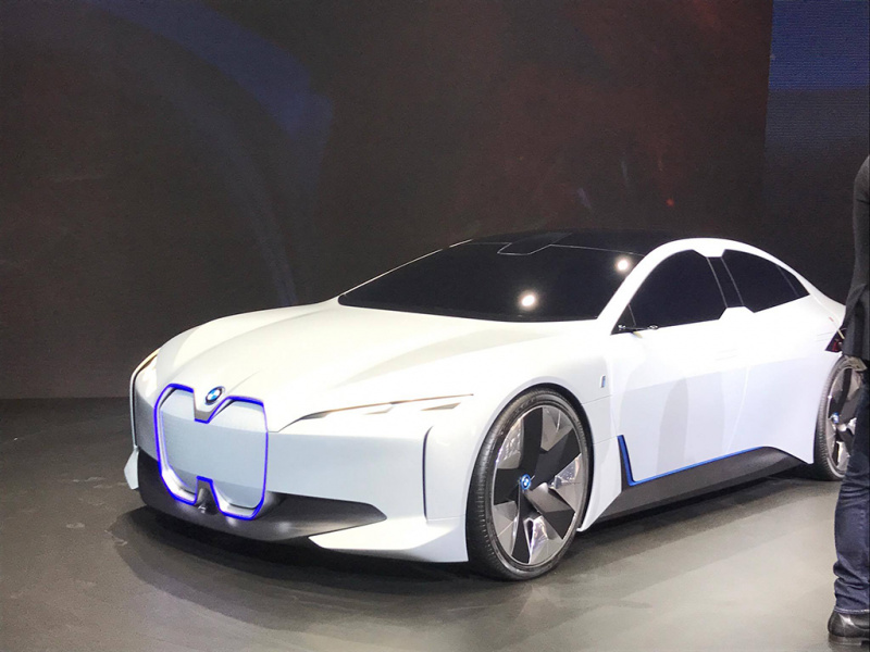 「BMWは2021年の自動運転車に「駆け抜ける喜びモード」スイッチを設定!?」の4枚目の画像