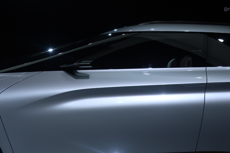 「三菱e-EVOLUTION CONCEPTはライトウエイトスポーツ【東京モーターショー2017 コンセプトカー・デザイン速攻インタビュー】」の4枚目の画像