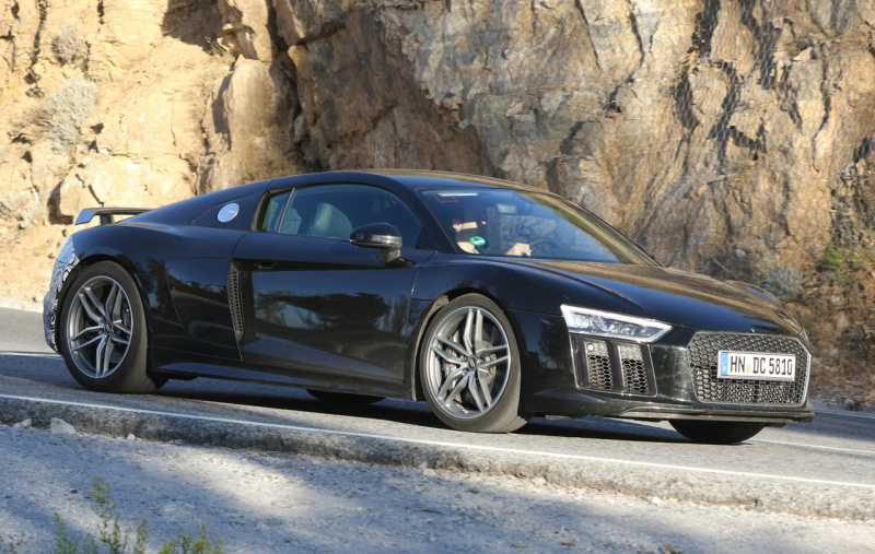 「アウディ最速モデル「R8 GT」復活!? 楕円ツインエキゾーストや新設計ディフューザーを備えたリアビューを激写」の5枚目の画像