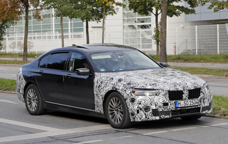 「BMW・7シリーズが反撃のビッグマイチェン！自動運転でアウディA8を追撃」の1枚目の画像
