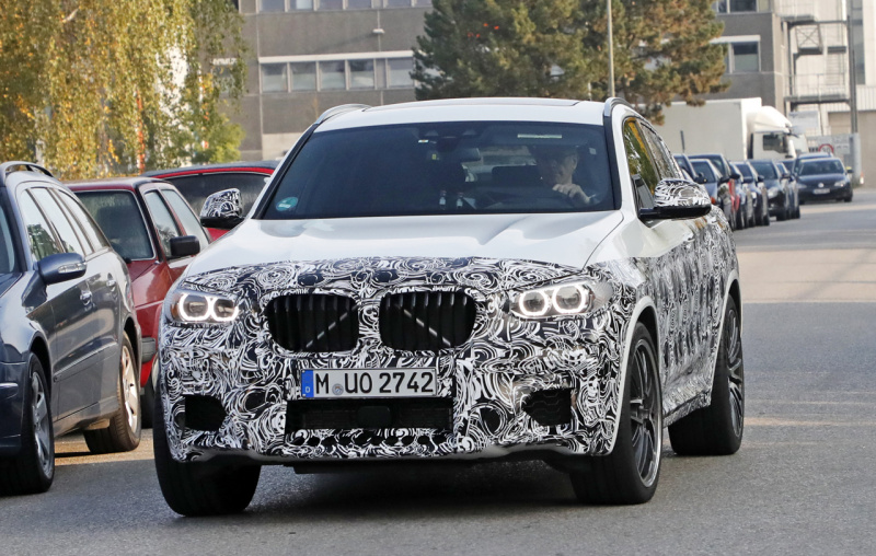 「BMW X4、2代目にして初の「M」モデルを投入！最高出力は470馬力を発揮か」の1枚目の画像
