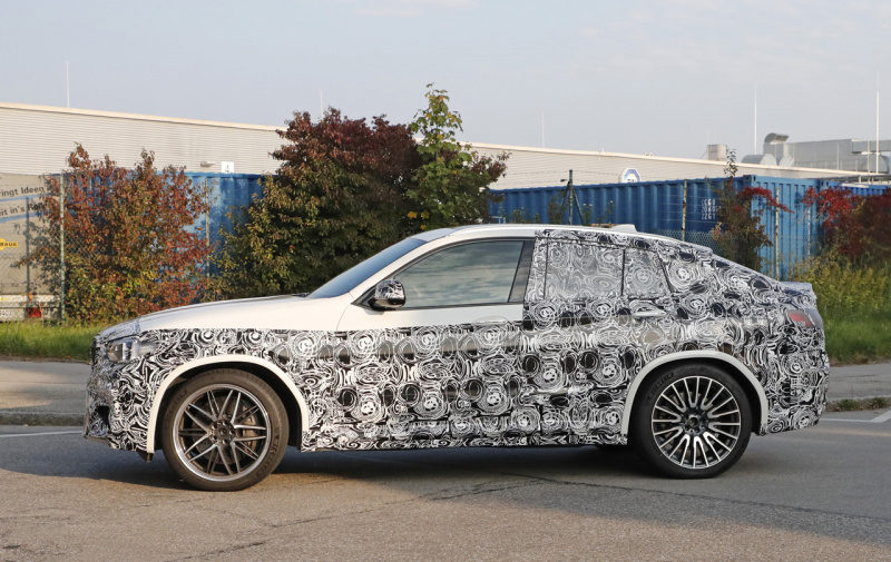 「BMW X4、2代目にして初の「M」モデルを投入！最高出力は470馬力を発揮か」の6枚目の画像