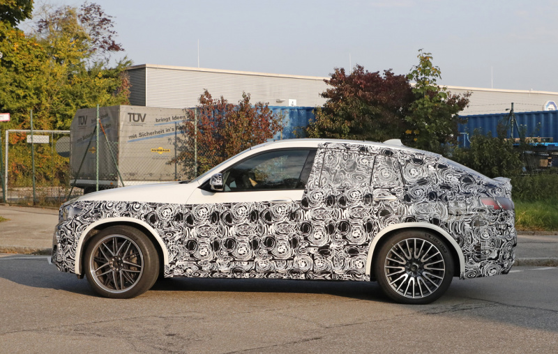 「BMW X4、2代目にして初の「M」モデルを投入！最高出力は470馬力を発揮か」の7枚目の画像